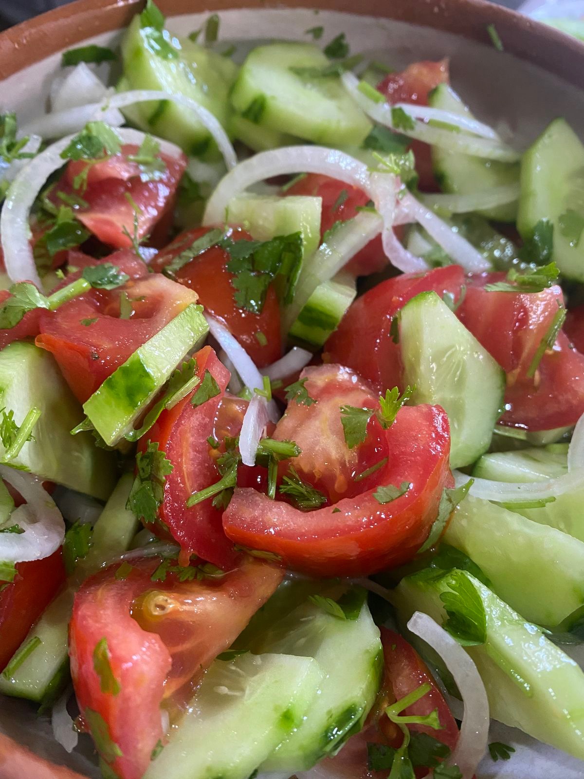 salada de alface tomate e cebola